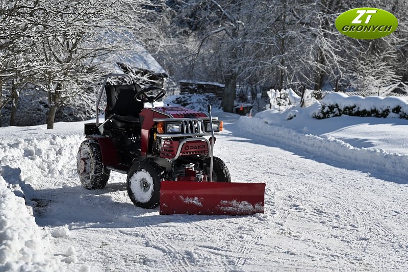 FD 52V se sněhovou radlicí