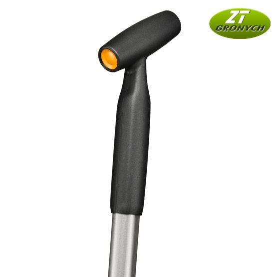 Fiskars 1077112 Ergonomic™ - hrábě na půdu se zahnutou násadou