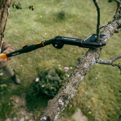 Fiskars 1080702 OneClick - nůžky na teleskopický nástavec 