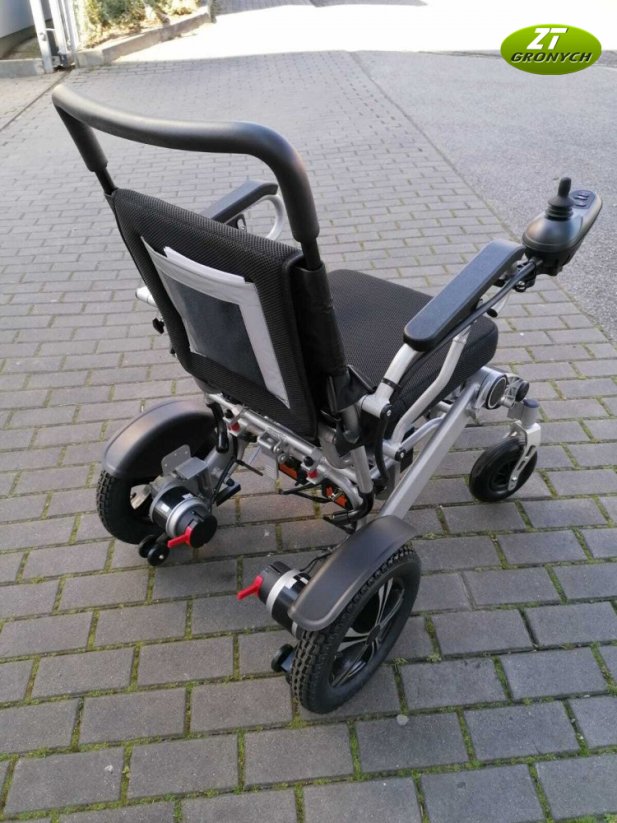 SELVO i4500 - skládací elektrický invalidní vozík 7