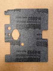 Těsnění pod mezikus karb. Homelite 3055