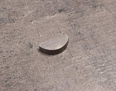 Klínek půlkulatý 4x6,5x15mm ( pero )