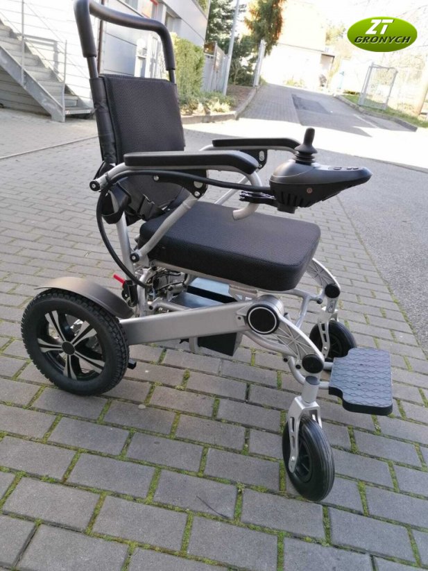 SELVO i4500 - skládací elektrický invalidní vozík